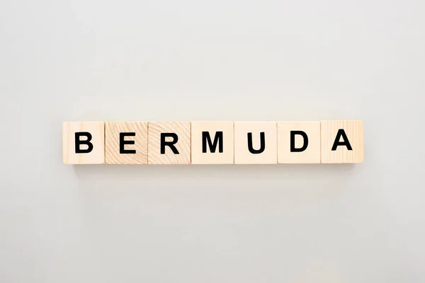 Vista Superior Blocos Madeira Com Letras Bermuda Sobre Fundo Branco — Fotografia de Stock