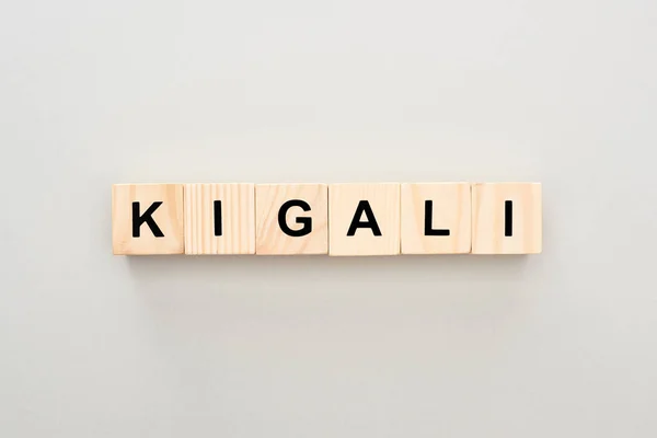 Vista Superior Bloques Madera Con Letras Kigali Sobre Fondo Gris — Foto de Stock