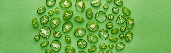 Panoramic Shot Cut Fresh Peppers Green Background — Stock Photo, Image