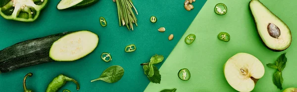 Panoramisch Shot Van Verse Rijpe Appel Avocado Paprika Groen — Stockfoto
