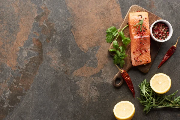 Top View Raw Fresh Salmon Greenery Chili Peppers Lemon Wooden — Stock Photo, Image