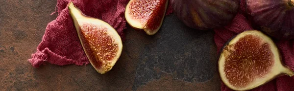 Panoramic Shot Whole Cut Delicious Figs Rustic Red Cloth Stone — Stock Photo, Image