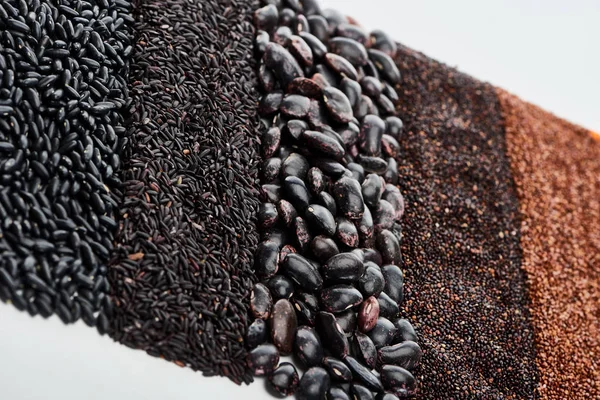 Nyers Fekete Quinoa Bab Vadrizs Hajdina Izolált Fehér — Stock Fotó