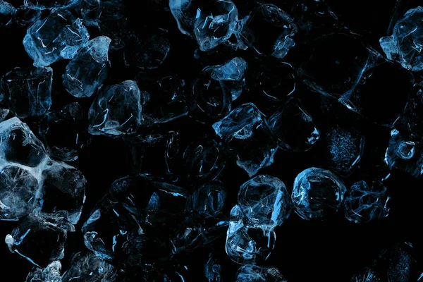 Vista Superior Cubos Hielo Congelados Con Iluminación Azul Aislada Negro — Foto de Stock