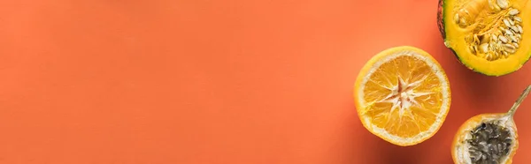 Вид Сверху Желтые Фрукты Овощи Оранжевом Фоне Копировальным Пространством Панорамный — стоковое фото
