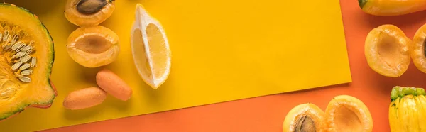 Bovenaanzicht Van Geel Fruit Groenten Oranje Achtergrond Met Kopieerruimte Panoramisch — Stockfoto