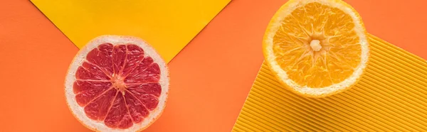 Draufsicht Auf Grapefruit Und Orange Auf Gelbem Hintergrund Panoramaaufnahme — Stockfoto