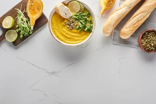 Top View Autumnal Mashed Pumpkin Soup Bread Marble Surface — Stock Photo, Image