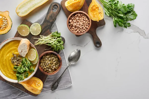 Top View Delicious Mashed Pumpkin Soup Wooden Cutting Board Marble — ストック写真