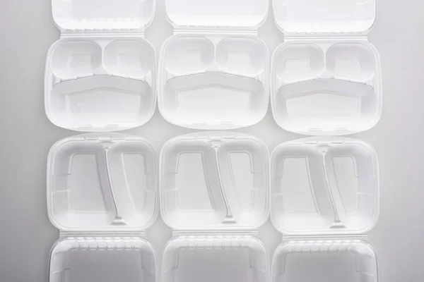 Beyaz Arkaplandaki Boş Eko Paketlerinin Üst Görünümü — Stok fotoğraf