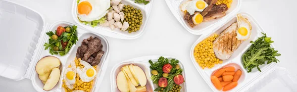 Tiro Panorâmico Pacotes Ecológicos Com Maçãs Legumes Carne Ovos Fritos — Fotografia de Stock