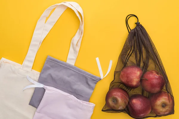 Top View Apples Eco Friendly Cotton Bags Isolated Yellow — Stock Photo, Image