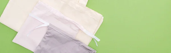パノラマショットに隔離された空の綿のエコバッグのトップビュー — ストック写真
