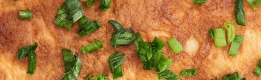 Yeşillikli ev yapımı omlet.