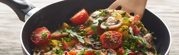 Close Homemade Omelet Mushrooms Tomatoes Greens Frying Pan Wooden Shovel — Stock Photo, Image