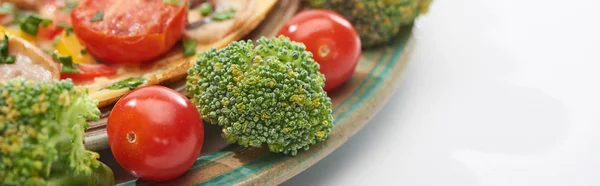 Gros Plan Délicieuse Omelette Sur Assiette Avec Tomates Fraîches Brocoli — Photo