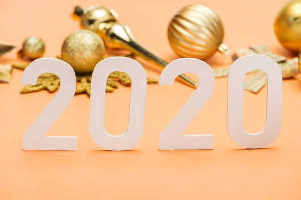 Selective Focus White 2020 Numbers Front Golden Christmas Decoration Orange — Stock Photo, Image