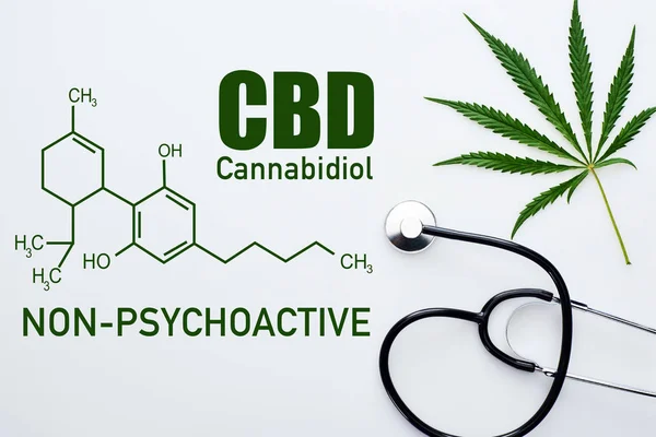 Cbd 배경에 청진기 근처의 — 스톡 사진