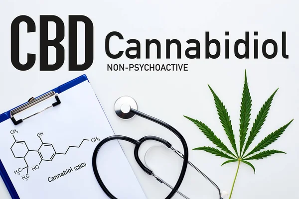 Cbd 청진기와 칸나비디올 문자와 — 스톡 사진