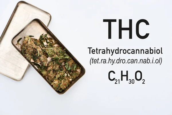 배경에 상자에 마리화나 꽃봉오리의 Thc — 스톡 사진