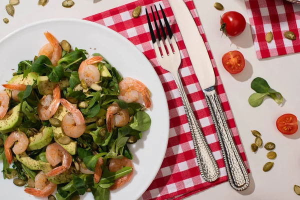 Top View Fresh Green Salad Shrimps Avocado Plate Cutlery Plaid — Stock Photo, Image