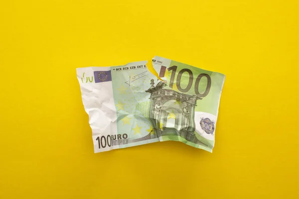 Kiew Ukraine März 2020 Zerknüllte Euro Banknote Isoliert Auf Gelb — Stockfoto