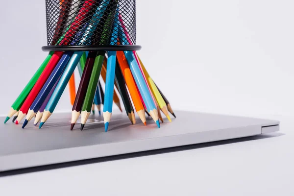 Colored Pencils Pencil Holder Modern Laptop White Background — Stock Photo, Image