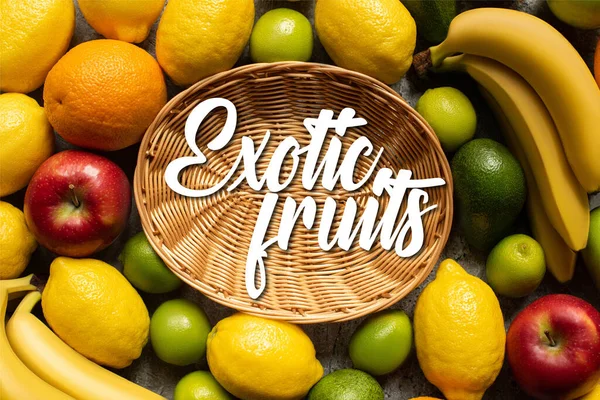 Vista Superior Sabrosas Frutas Colores Alrededor Cesta Mimbre Con Ilustración — Foto de Stock