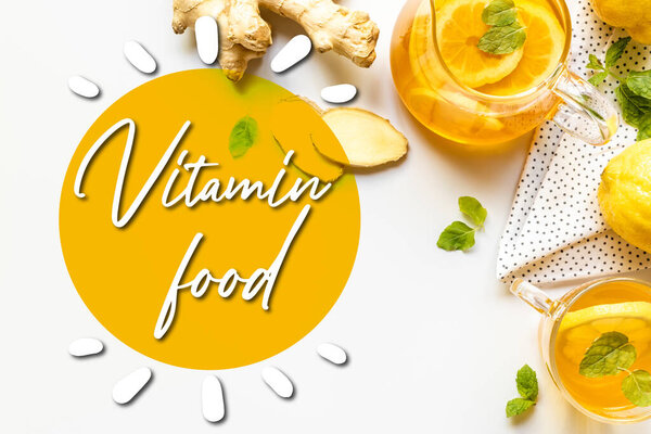 вид горячего чая на салфетке рядом с корнем имбиря, лимоном и мятой на белом фоне, иллюстрация витаминных продуктов
