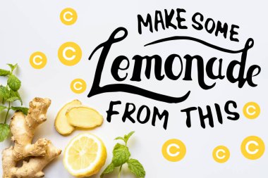Beyaz zemin üzerinde zencefil kökü, limon ve nane, bu resimden biraz limonata yapın.