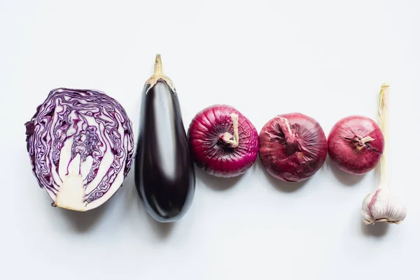Flat Lay Red Onion Red Cabbage Eggplant Garlic White Background — Stock Photo, Image