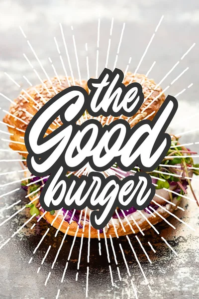 Verse Bagel Met Vlees Rode Roomkaas Spruitjes Bij Goede Burger — Stockfoto