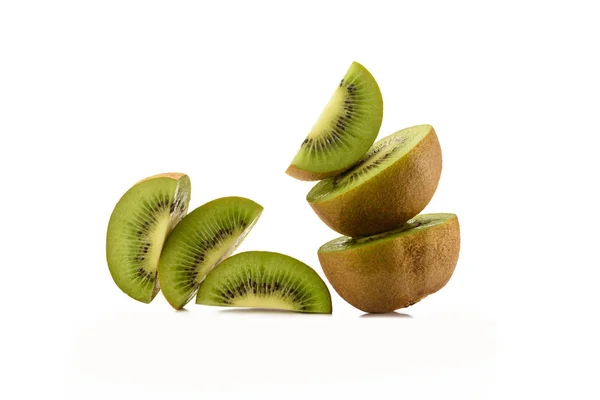 Close up view of arranged fresh kiwi fruits isolated on white — Stock Photo