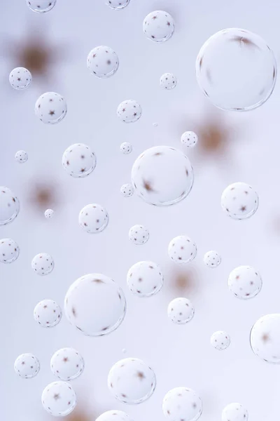 Hermosa calma gotas de agua limpia sobre fondo abstracto borrosa luz — Stock Photo