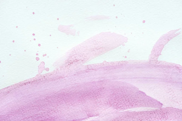 Pittura astratta ad acquerello viola con schizzi su carta bianca — Foto stock
