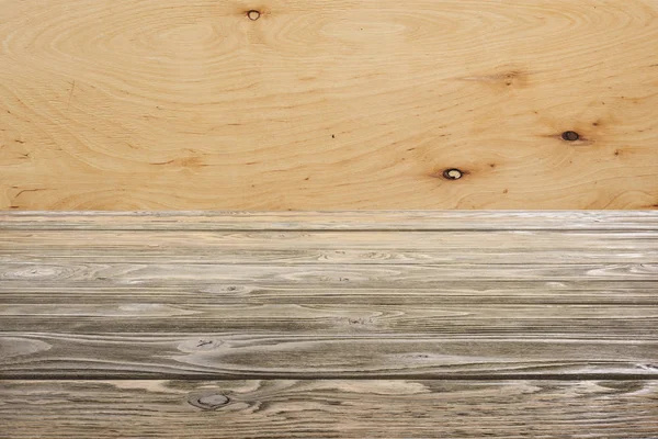 Plantilla de piso de madera marrón con contrachapado sobre fondo - foto de stock