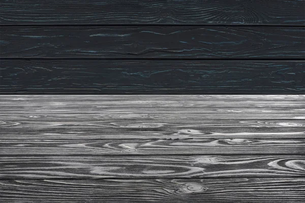 Plantilla de piso de madera gris sobre fondo de tablones negro — Stock Photo