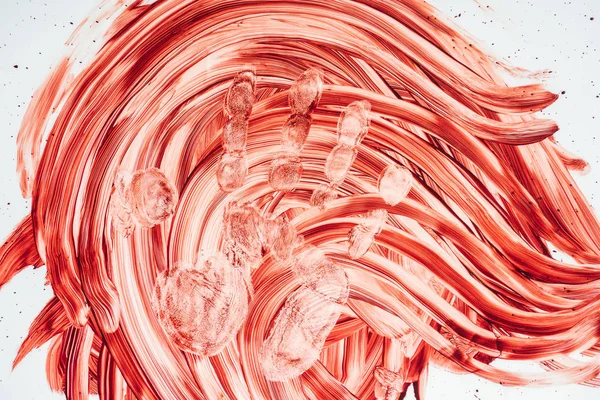 Draufsicht auf verschmiertes Blut mit Handabdruck auf weißer Oberfläche — Stockfoto