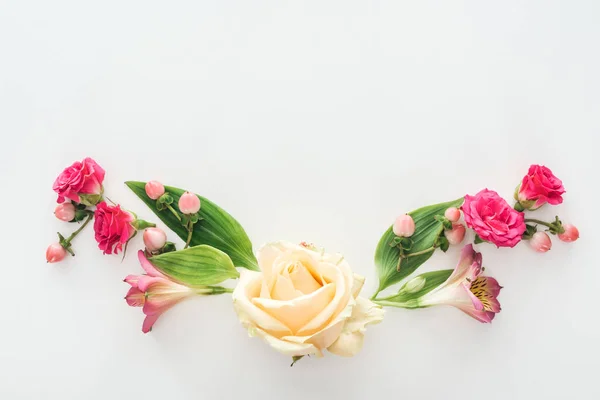 Top view of composition with alstroemeria, roses and berries on white background — Stock Photo