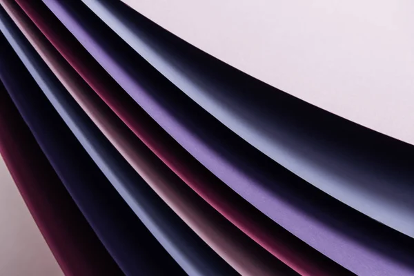 Folhas de papel azul brilhante, branco, borgonha, rosa e roxo — Fotografia de Stock