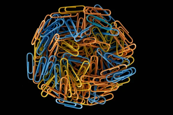 Vue de dessus des trombones jaunes, bleus et orange en cercle isolé sur noir — Photo de stock