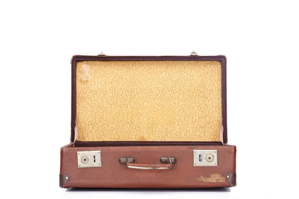 Pelle marrone vintage aperto valigia isolata su bianco — Foto stock