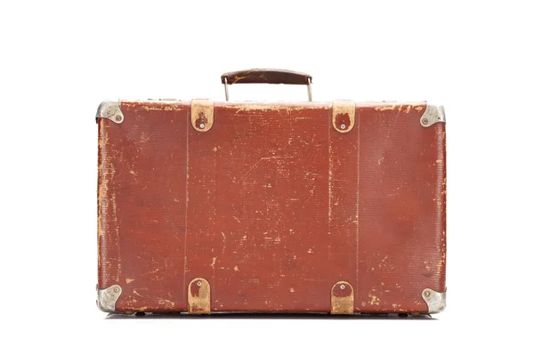 Valise vintage marron altérée isolée sur blanc — Photo de stock