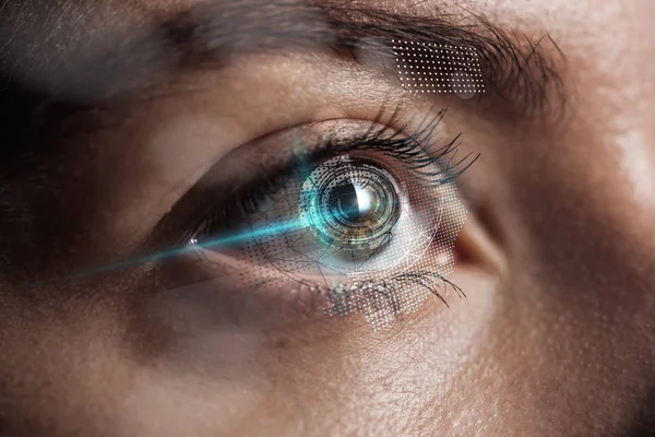 Vue rapprochée de l'œil humain avec illustration de données, concept robotique — Photo de stock