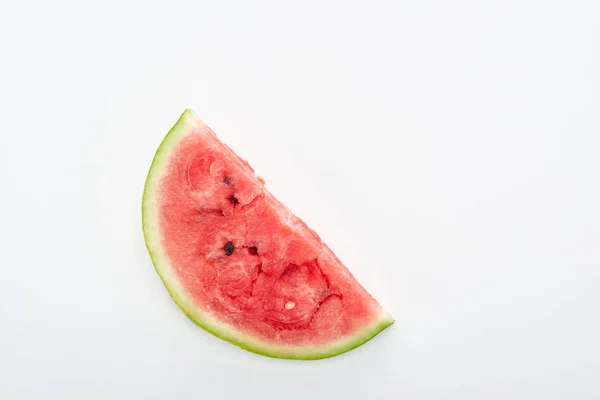 Draufsicht auf köstliche saftige Wassermelonenscheibe auf weißem Hintergrund — Stockfoto