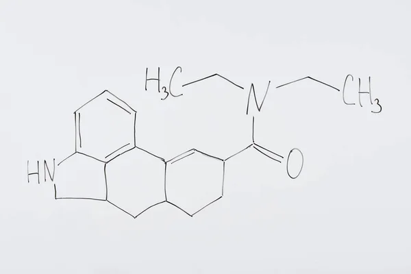 Vue du dessus du tableau blanc avec formule chimique en laboratoire — Photo de stock