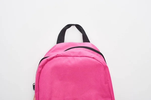 Saco de escola rosa brilhante fechado isolado no branco — Fotografia de Stock