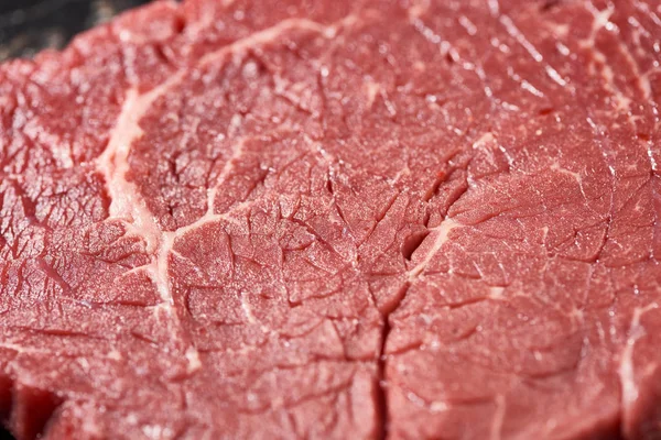 Vista de perto de lombo de carne crua fresca — Fotografia de Stock