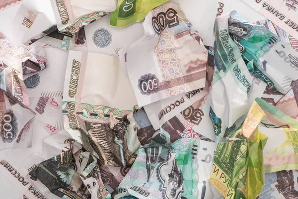 Vista dall'alto delle banconote in rublo russo accartocciate — Foto stock