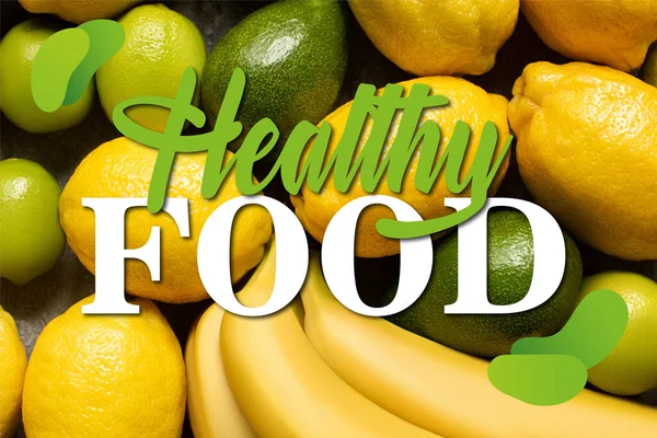 Vista superior de coloridas frutas de verano deliciosas amarillas y verdes, ilustración de alimentos saludables - foto de stock